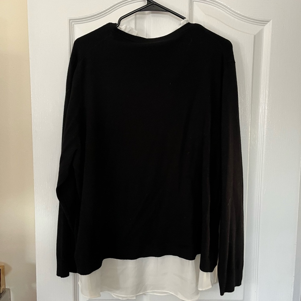NWT Elegant Black and White Women's Top - Picture 2 of 4